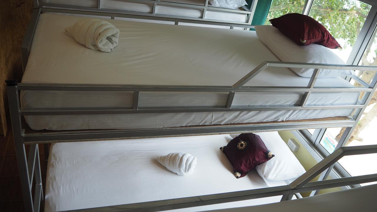Chaokoh Phi Phi Hostel Bagian luar foto