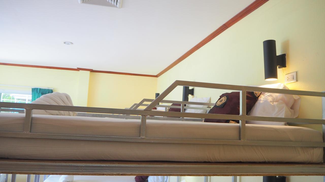 Chaokoh Phi Phi Hostel Bagian luar foto