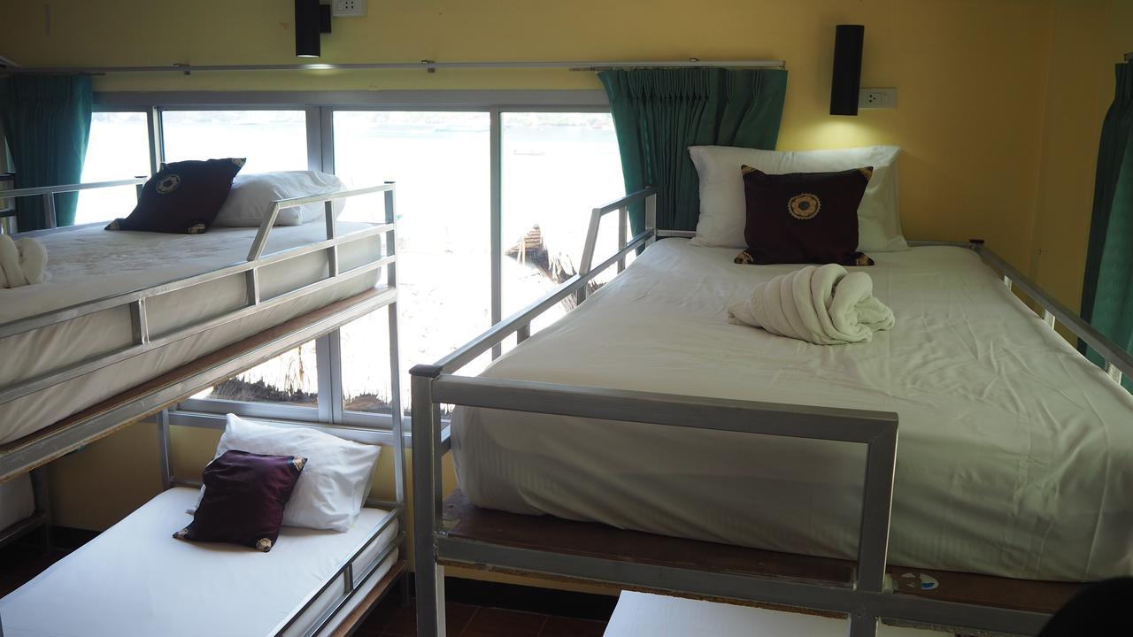 Chaokoh Phi Phi Hostel Bagian luar foto