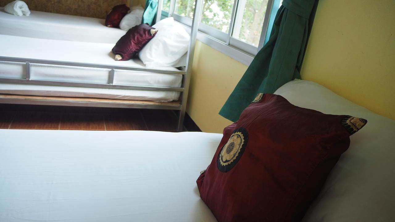 Chaokoh Phi Phi Hostel Bagian luar foto