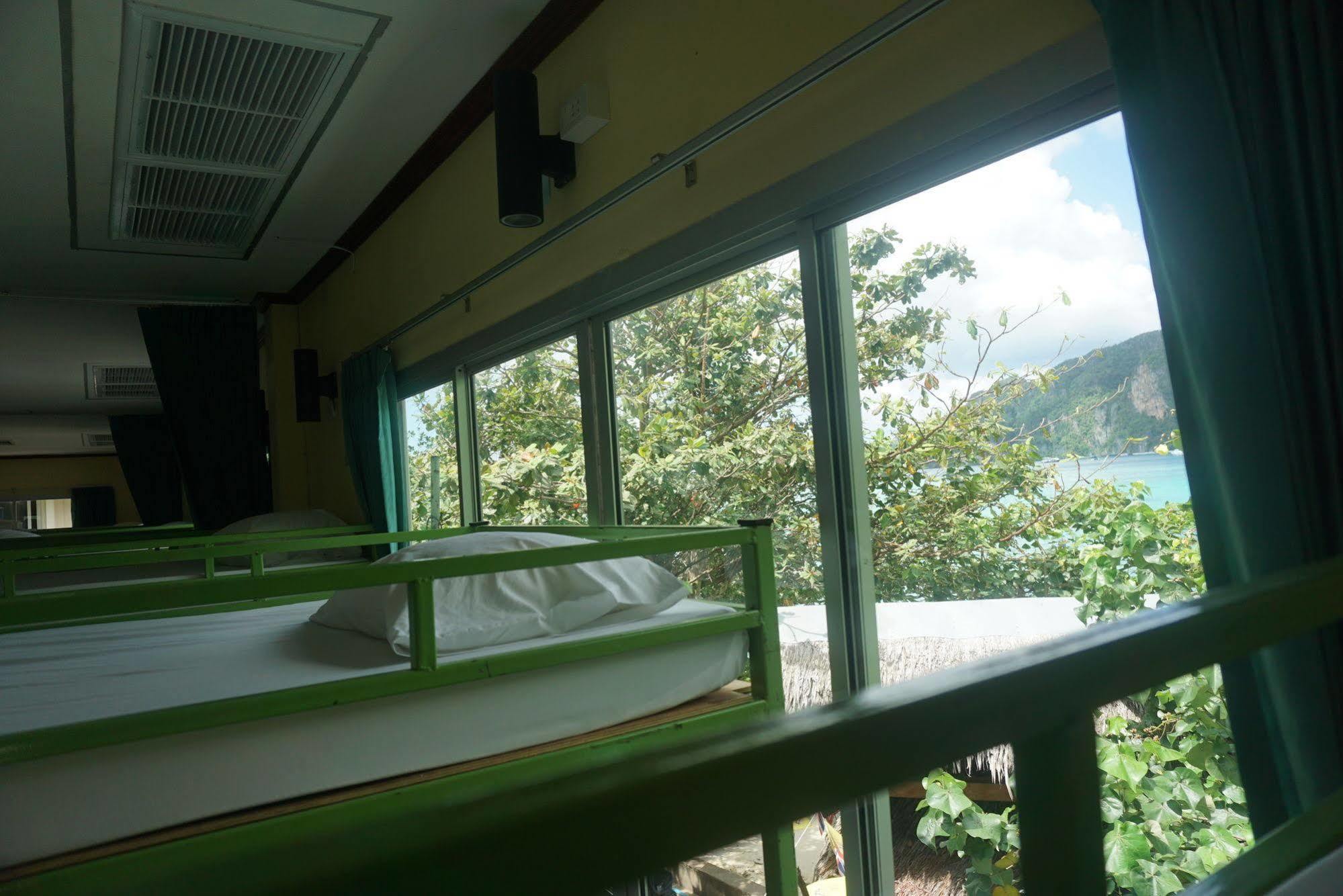 Chaokoh Phi Phi Hostel Bagian luar foto