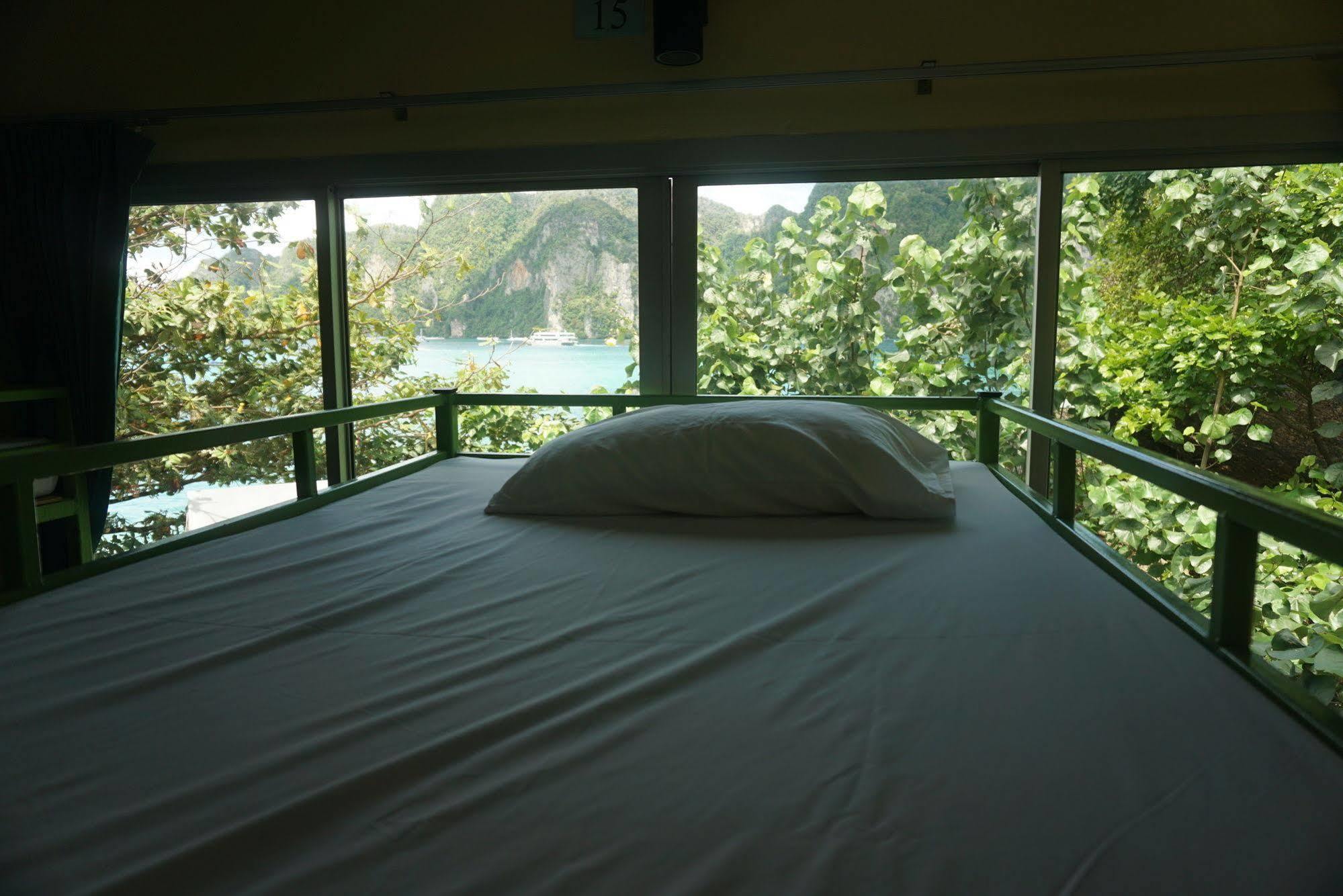 Chaokoh Phi Phi Hostel Bagian luar foto