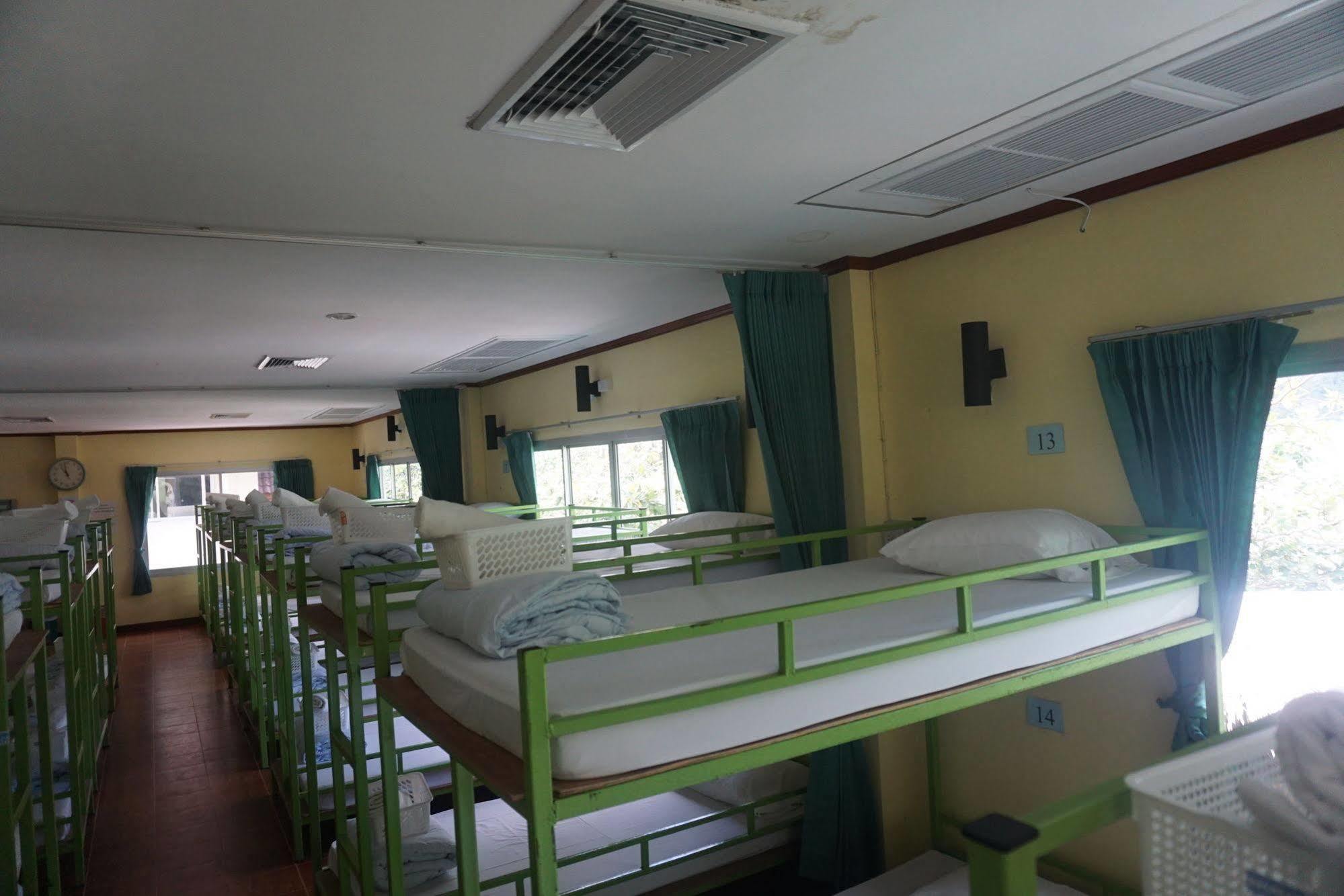 Chaokoh Phi Phi Hostel Bagian luar foto